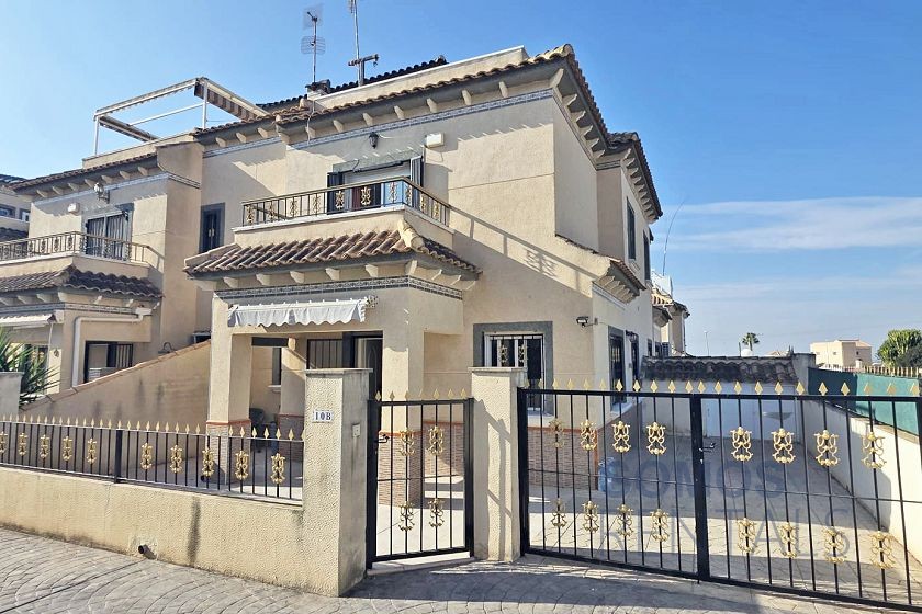 Casa Isaac - Urb La Marina