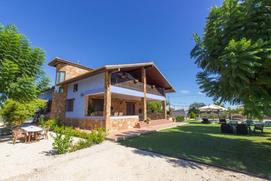 Villa Bayas
